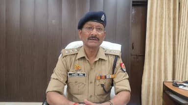 झांसी के थाना प्रेमनगर क्षेत्रान्तर्गत शंकर जी मंदिर के पास सुरेंद्र परिहार के साथ रंजीत शर्मा, गुलशन एवं एक अन्य के द्...