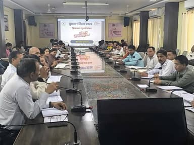 #सुशासन_तिहार_2026
संतृप्तिकरण शिविर के संबंध में प्रशिक्षण आयोजित।
कलेक्टर श्री कुन्दन कुमार ने लंबित प्रकरणों को 30 अ...