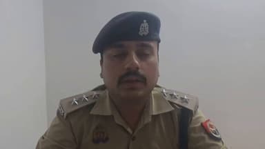 थाना कोतवाली देहात क्षेत्र के ग्राम बभनगवाँ में युवक द्वारा फाँसी लगाने की घटना के सम्बन्ध में क्षेत्राधिकारी लम्भुआ श्र...