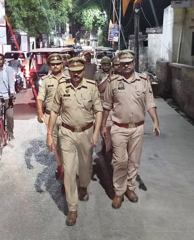 पुलिस अधीक्षक महोबा के निर्देशन में जनपद में शान्ति/सुरक्षा एवं कानून व्यवस्था को सुदृढ़ बनाये रखने हेतु थाना कोतवाली नग...