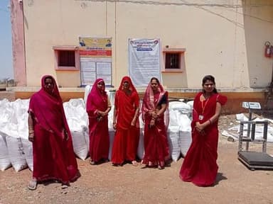 महिला स्व-सहायता समूह ने संभाली उपार्जन केन्द्र की कमान, सुव्यवस्थित संचालन बना मिसाल
..
ग्यारसपुर तहसील के ग्राम सियासी...