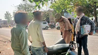 #SPBahraich के निर्देशन में,
जनपद में शांति एवं कानून-व्यवस्था बनाये रखने तथा यातायात नियमों का अनुपालन कराये जाने के दृ...