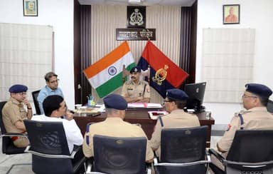 .@digmoradabad #SSP @moradabadpolice द्वारा आगामी पासिंग आउट परेड एवं उ0प्र0 होमगार्ड भर्ती परीक्षा के दृष्टिगत बैठक कर ...