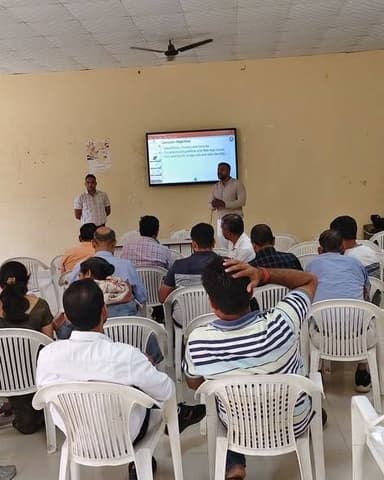 नूह जिले में आगामी माह मई में हो रही जनगणना के लिए शिक्षकों को दिया प्रशिक्षण।
#हमारी_जनगणना #हमारा_विकास
#DCOHaryana #...