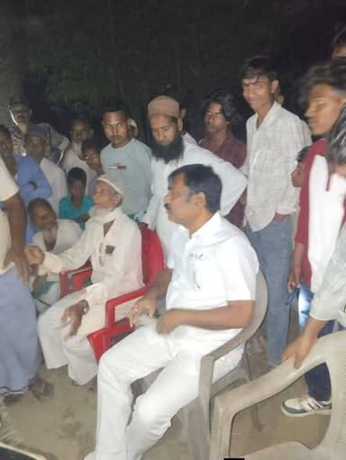 विधायक तौसीफ ने आलम बहादुरगंज प्रखंड अंतर्गत लौचा पंचायत के बोचागड़ी गांव में नदी कटाव प्रभावित क्षेत्र का निरीक्षण किया...