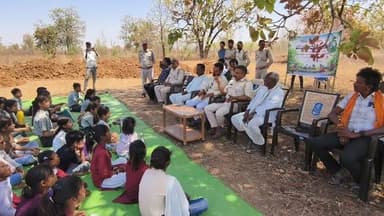 विश्व पृथ्वी दिवस पर उदयपुरा प्लांटेशन में पर्यावरण संरक्षण कार्यक्रम,
छात्र छात्राओं ने बीजारोपण किया
=
विश्व पृथ्वी...