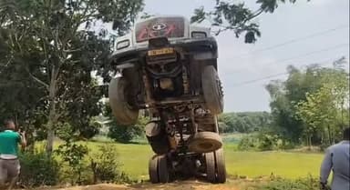 অল্পের জন্য বড় বিপদ এড়াল চড়িলাম!
পেট্রোল পাম্পের কাছে ভয়াবহ দুর্ঘটনার হাত থেকে রক্ষা
#Tripura #Accident #BreakingNews...