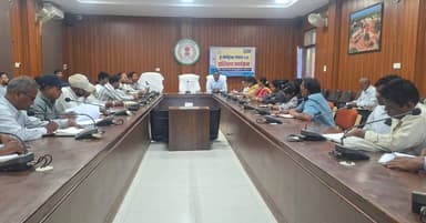 खैरागढ़ विकासखंड के ग्राम पंचायत सचिवों को ई-डिस्ट्रिक्ट 2.0 पोर्टल के माध्यम से विवाह पंजीयन प्रमाण पत्र जारी करने संबं...