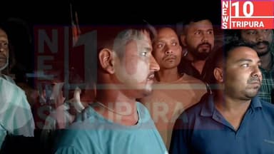 দক্ষিণ জেলা থেকে আগরতলা যাওয়ার পথে রাজ্যের মুখ্যমন্ত্রীর সঙ্গে যাচ্ছিলেন রাজ্য পুলিশের অফিসার কৃষ্ণেন্দু চক্রবর্তীর এসক...