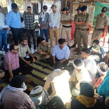 छतरपुर जिला कलेक्टर श्री पार्थ जायसवाल एवं पुलिस अधीक्षक श्री अगम जैन द्वारा प्रशासनिक एवं पुलिस अधिकारियों के साथ केन ब...