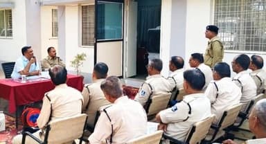 होमगार्ड के डिवीजनल कमांडेंट श्री वर्मा ने किया कार्यालय का औचक निरीक्षण , सैनिकों के सम्मेलन में सुनी समस्याएं
---
होमग...