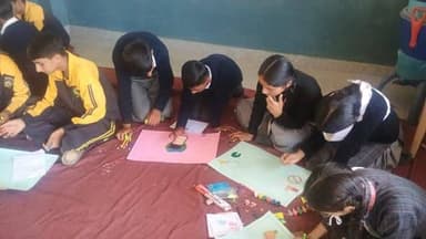 राजकीय वरिष्ठ माध्यमिक पाठशाला डीम में आज पृथ्वी दिवस धूमधाम से मनाया गया इस अवसर पर बच्चों को पृथ्वी को हम किस तरह से ब...