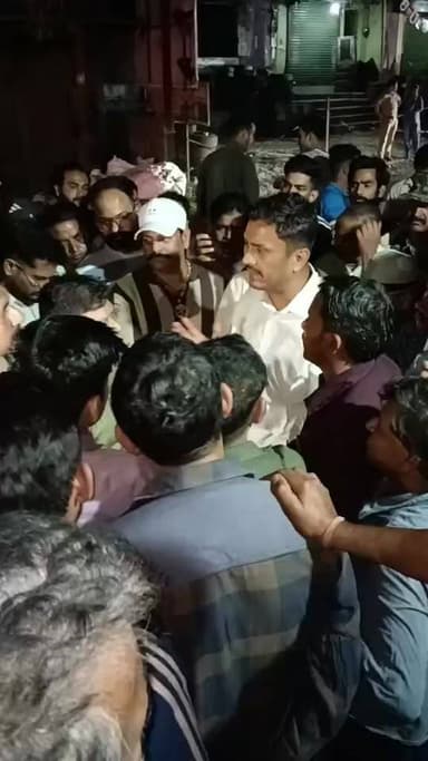 भीमताल ब्लॉक के ज्योली गांव निवासी हेमा देवी को बाघ ने बनाया निवाला, गुस्साए परिजन महिला का शव लेकर रानीबाग वन चौकी पहुं...