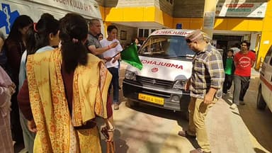 रक्तदान के क्षेत्र में उत्कृष्ट कार्य कर रही सामाजिक संस्था री इमेजिन ज़िन्दगी की एम्बुलेंस सेवा को हरि झंडी दिखा रवाना क...