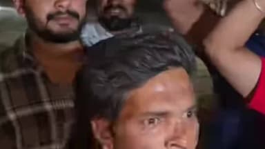 करनाल: भगवान वाल्मीकि चौक पर पहलगाम हमले की पहली बरसी पर युवाओं ने निकाला कैंडल मार्च