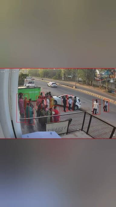 फोटोग्राफी करते समय सुरक्षा का विशेष ध्यान रखें
हाल ही में एक दुर्भाग्यपूर्ण हादसे में फोटोग्राफी करते समय एक व्यक्ति क...