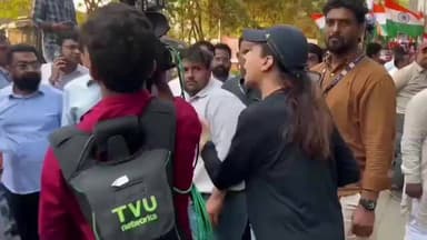 पाखंडी #मनुवादी भाजपा के लोग मुम्बई की सड़कों पर महिला आरक्षण बिल पर ट्रैफिक जाम करके नौटंकी कर रहे थे,उसके बाद जो हुआ व