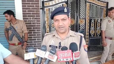 जनपद गाजीपुर लड़की की हत्या मामले को लेकर हुआ पथराव क्या है हकीकत इसके लिए बता रहे पुलिस अधीक्षक गाजीपुर