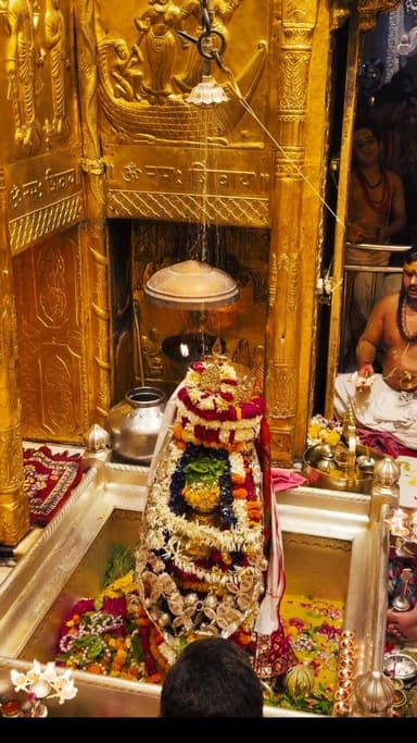 श्री काशी विश्वनाथ मंदिर 🙏
#kashi #kashivishwanath #varanasi #bholenatha #explorar