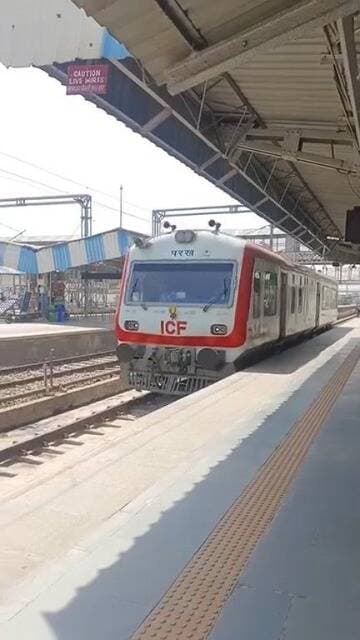 शाहजहाँपुर रेलवे स्टेशन: निर्माण कार्य में सुस्ती देख भड़के ADRM, अधिकारियों को लगाई फटकार
#Shahjahanpur #RailwayUpdate...