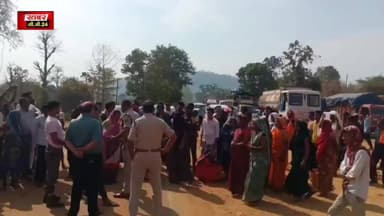 कोटा :धूल से परेशान ग्रामीणों ने किया चक्का जाम,आश्वासन के बाद खुला मार्ग 🙏🤔
#breakingnews #road