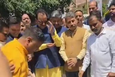 नवाबी रोड में #ussda के माध्यम से सीवर लाइन का शुभारंभ करते हुए सांसद #AjayBhatt #mayor #gajrajsinghbisht #जिलाध्यक...