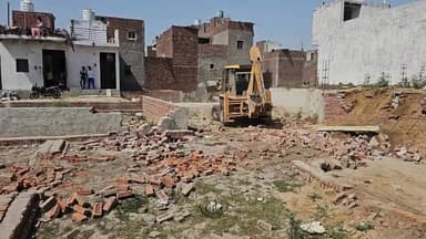 ईदगाह कॉलोनी में चला डीटीपी का बुलडोजर,
सैकड़ों मकानों की बॉन्ड्री ध्वस्त..
#lakshayaindianews
#secter55
#gounchhi
#...