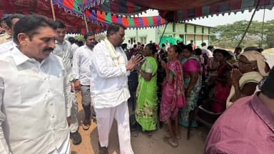 ధర్మపురి: కొనుగోలు కేంద్రాలను సద్వినియోగం చేసుకోవాలి..ధాన్యం కొనుగోలు కేంద్రాన్ని ప్రారంభించిన మంత్రి లక్ష్మణ్ కుమార్