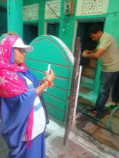 स्वच्छ पेयजल की उपलब्धता हेतु अमृत मित्रों ने जल की जल गुणवत्ता परीक्षण किया
--
कलेक्टर श्रीमती जमुना भिड़े के निर्देशा...