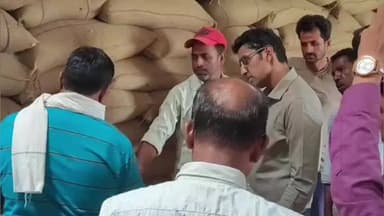 हरदा: हरदा कलेक्टर ने ग्रामीण क्षेत्र में गेहूं खरीदी को लेकर ई-उपार्जन केंद्र का किया निरीक्षण