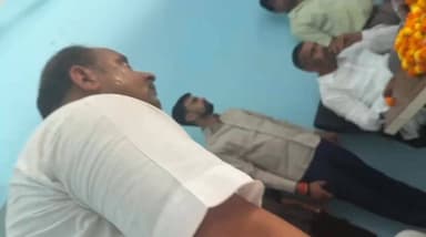 #चित्रकूट
#ग्राम_प्रधानों ने समय से चुनाव न होने पर कार्यकाल बढ़ाने को बुलंद की आवाज,,,✍️✍️✍️✍️
विधायक मऊ मानिकपुर विधाय...