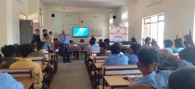 अलीराजपुर: औद्योगिक प्रशिक्षण संस्थान सेजवाड़ा में युवा संगम मेले का आयोजन, 33 युवाओं को रोजगार मिला, 57 का स्वास्थ्य परीक्षण