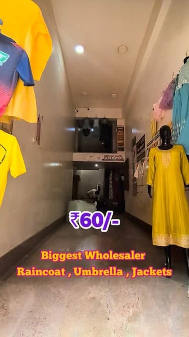 📌Follow @love_bengaluru
.
.
#raincoats #umbrella #wholesalemarket #rainyseason #waterproof
