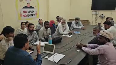 हनुमानगढ़: गांव गाहडू में वैक्सीनेशन विवाद मामले में अफवाह मानने पर ग्रामीणों ने स्वास्थ्य कर्मियों से मांगी माफी