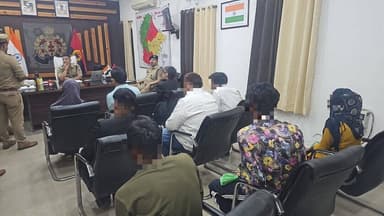 #BijnorPoliceपुलिस अधीक्षक द्वारा पुलिस कार्यालय में जनसुनवाई की गई। इस दौरान प्राप्त प्रार्थना पत्रों/शिकायतों का गंभीर...