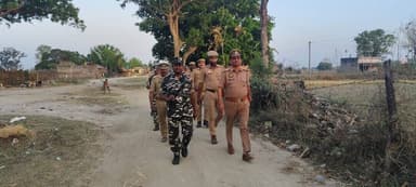 #SP_Shravasti श्री राहुल भाटी के निर्देशन में शांति एवं सुरक्षा व्यवस्था बनाए रखने हेतु थाना मल्हीपुर पुलिस व #SSB की सं...