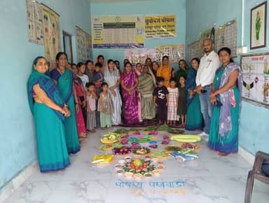 आंगनबाड़ी केंद्र में श्रमदान एवं सामूहिक भोज का हुआ आयोजन