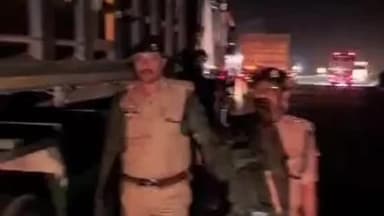 इटावा: इटावा पुलिस ने अवैध खनन और यातायात नियमों के उल्लंघन के खिलाफ कार्रवाई की, 833 वाहनों का चालान, 60 ट्रक सीज, 60 लाख का जुर्माना