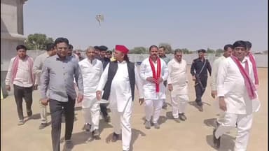 इटावा: केदारेश्वर मंदिर पहुंचे सपा प्रमुख अखिलेश यादव, पूजा अर्चना कर निर्माण कार्य का लिया जायजा, श्रद्धालुओं का दिल जीता