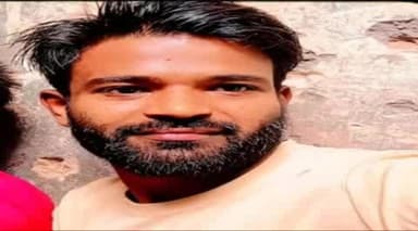 खतौली: खतौली क्षेत्र के गांव गंगधारी में आग से झुलसने वाले हिमांशु की इलाज के दौरान मौत, गांव में पसरा सन्नाटा, फोर्स तैनात