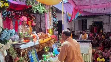 तेंदूखेड़ा: ग्राम झापन में श्रीमद् भागवत कथा में शामिल हुए पूर्व विधायक प्रताप सिंह लोधी