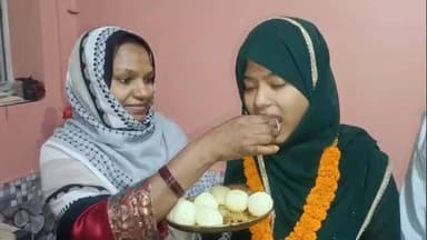 लोहरदगा: लोहरदगा की बिटिया साफिया रानी ने किया कमाल, 98.40% अंकों के साथ बनीं जिला टॉपर, डॉक्टर बन समाज सेवा करेंगी