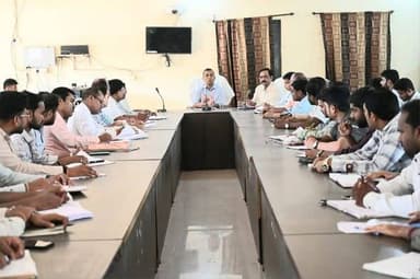 कलेक्टर ने अनुविभाग पामगढ़ अंतर्गत पटवारियों की समीक्षा बैठक ली
मुख्यालय में अनिवार्य रूप से करें निवास, तभी मिलेगी जमी...