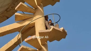 लूणकरणसर में टंकी पर चढ़ा युवक पुलिस तहसीलदार सहित प्रशासनिक अधिकारी पहुंचे मौके पर समझाइस जारी