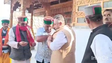 जुब्बल: शिक्षा मंत्री रोहित ने मंदिर प्रतिष्ठा के दौरान काईना गांव में क्षेत्र के लोगों द्वारा किया गया स्वागत