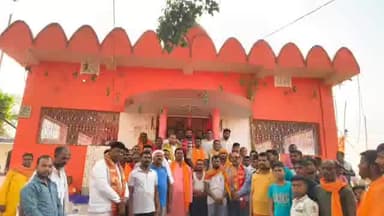 टंडवा: सांसद कालीचरण सिंह बलिया गांव में मां सिंहवाहिनी प्राण प्रतिष्ठा महायज्ञ में हुए शामिल