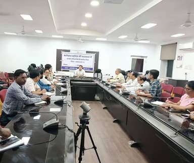 नीट परीक्षा की तैयारी को लेकर कलेक्टर ने ली बैठक
सुरक्षा से लेकर मूलभूत सुविधाओं तक, हर व्यवस्था को मजबूत करने पर जोर
#...