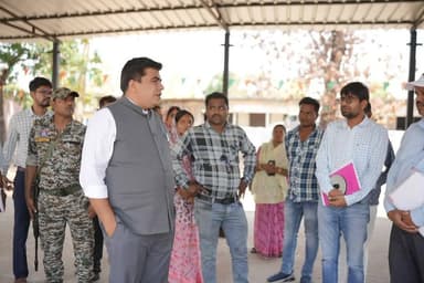 कलेक्टर श्री कुणाल दुदावत ने पाली विकासखंड के अंतर्गत ग्राम पंचायत माखनपुर में संचालित स्वामी आत्मानंद उच्चतर माध्यमिक व...