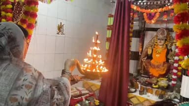 देवरी: गंगा सप्तमी पर मां गंगा मंदिर में विशेष पूजन, नगर पालिका अध्यक्ष नेहा जैन शामिल हुईं