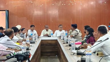 जिले के विकासखंड छुईखदान के ठाकुरटोला जमीदारी में आगामी 27 अप्रैल को मण्डीप खोल गुफा के खुलने के मद्देनज़र जिला प्रशासन ...